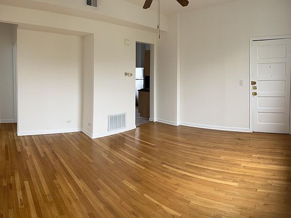2nd image of 3556 W Wrightwood Ave #3N