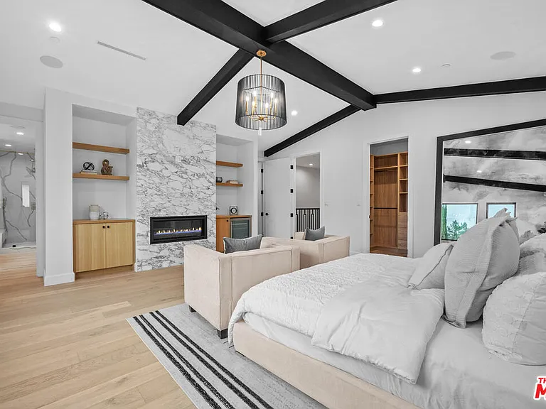 4475 Mammoth Ave — Photo 13
