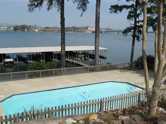 5th image of 200 Hamilton Oaks Dr