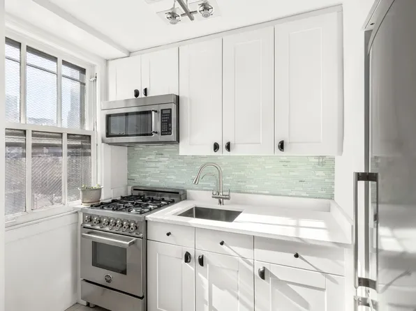 240 East 35th Street image 1 of 12