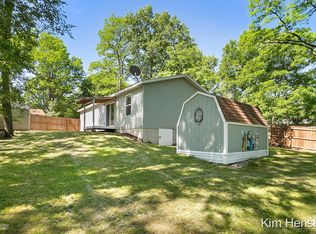 708 W Johnson Ct, Greenville, MI 48838