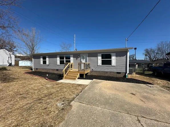 620 Lynn St, Hurricane, WV 25526