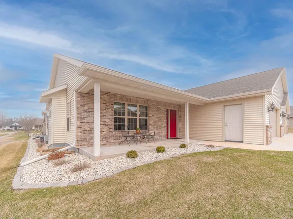 1361 Candlelight Ln, Fond Du Lac, WI 54935