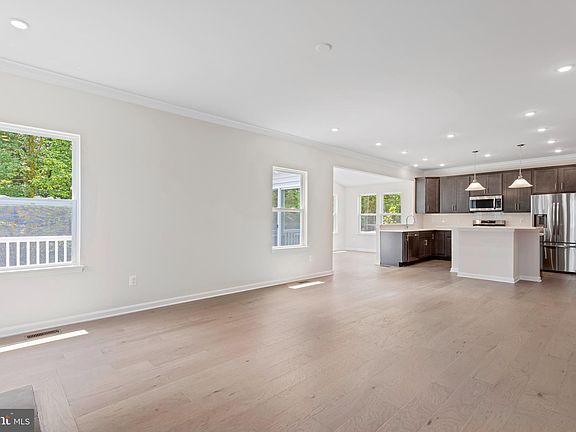 4th image of 11709 Fitzgerald Way