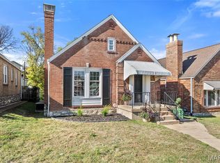 2715 Watson Rd, Saint Louis, MO 63139