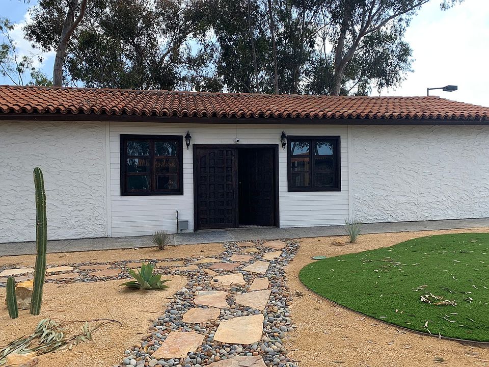 1st image of 2587 Palm Ave #F