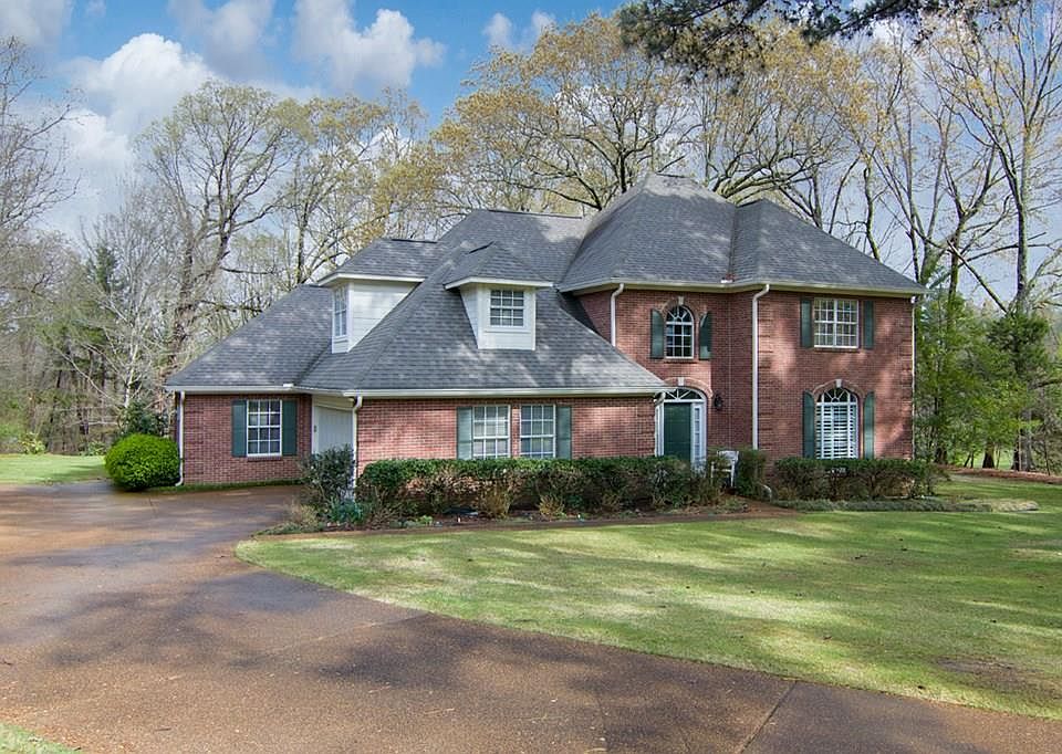 1st image of 613 Royal Oaks Dr