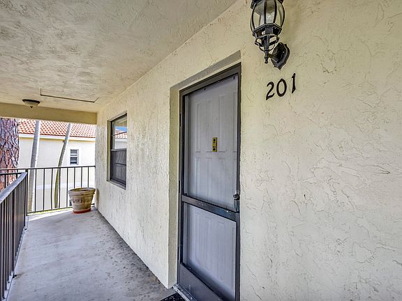 4th image of 3408 Cypress Trail #201