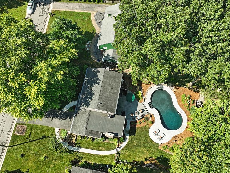 1st image of 8989 Paw Paw Ln