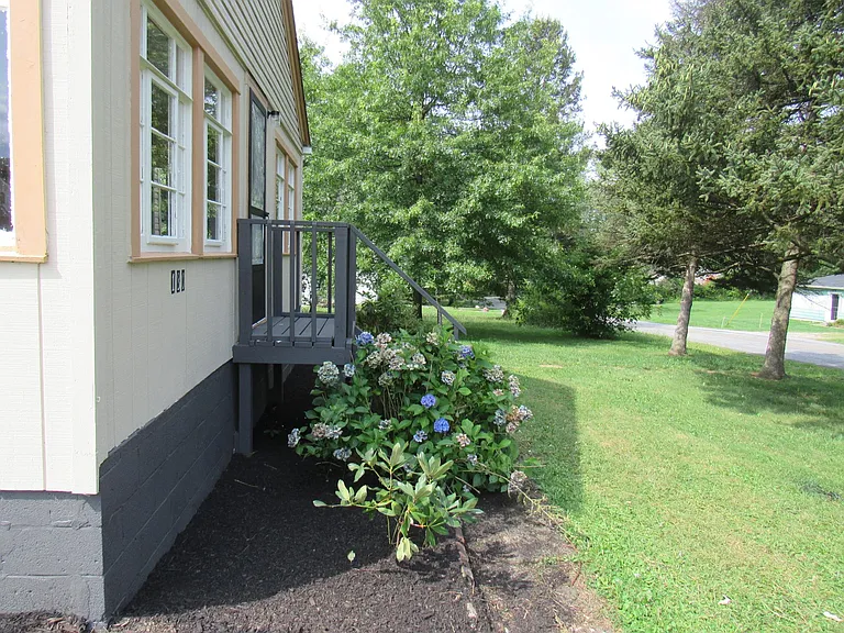 180 Columbine Ave — Photo 15