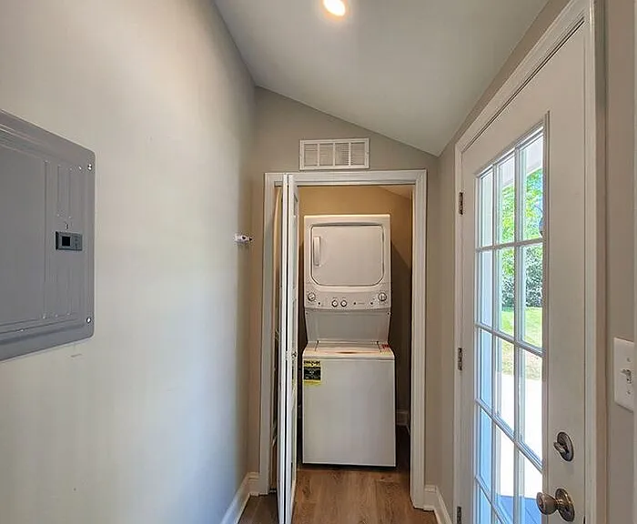 411 W 6th Ave #A — Photo 15