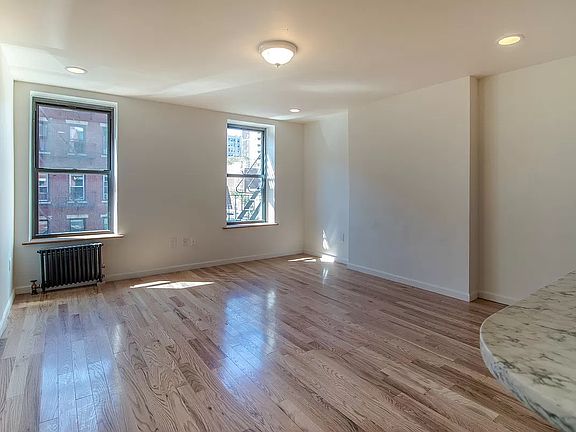 5th image of 505 E 6th St APT 3F