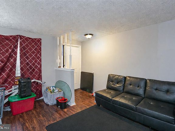 5th image of 1217 Division St