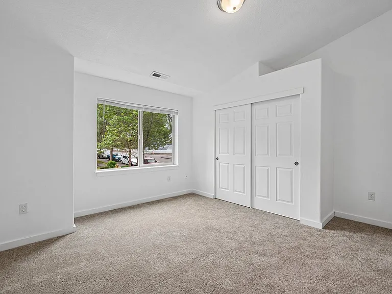 Roberts Court Townhomes — Photo 24