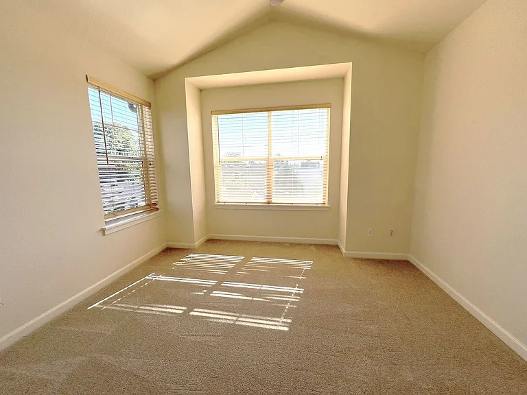 4507 Evanston Ave N #B — Photo 7