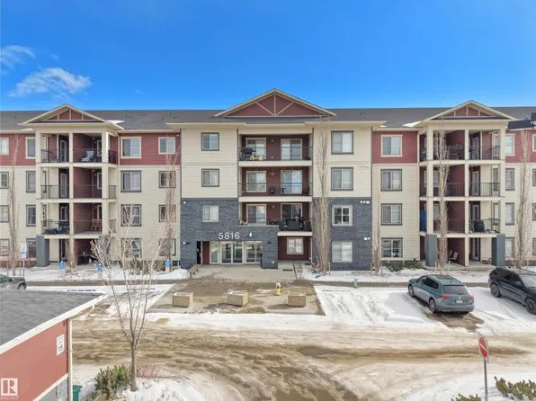 5816 Mullen Pl NW #422, Edmonton, AB T6R 0W3