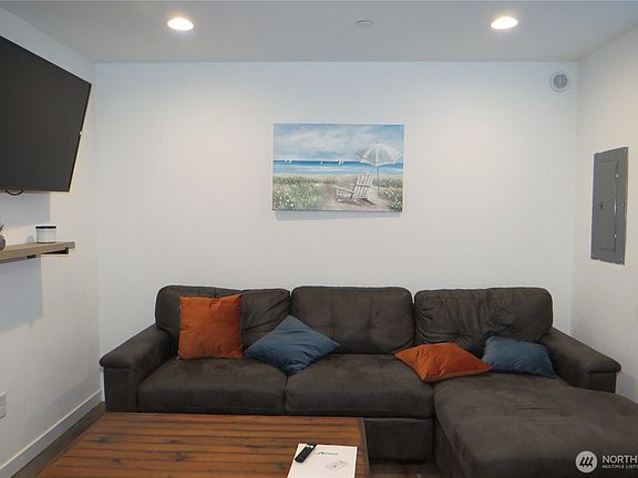 3rd image of 890 Magellan Avenue NE #4