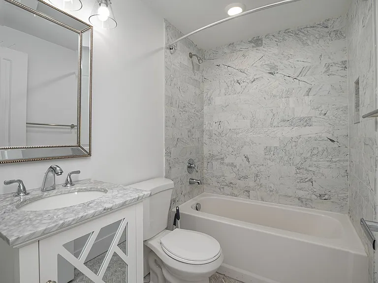 1635 Race St — Photo 5