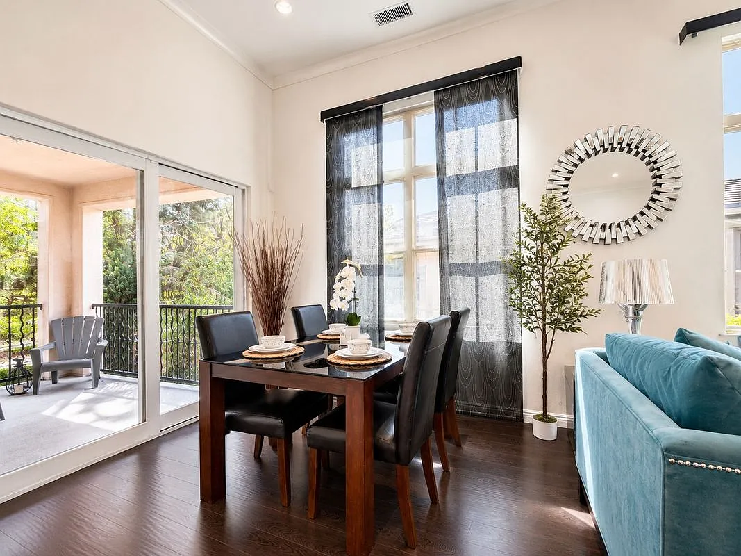 2 bed, 2.0 bath, 1305 sqft, $4,200 — Photo 3