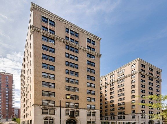 2nd image of 1755 E 55th St APT 702
