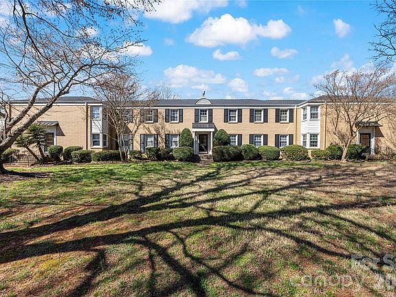 3rd image of 540 Wakefield Dr APT D