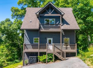 2127 Eagle Feather Dr, Sevierville, TN 37876