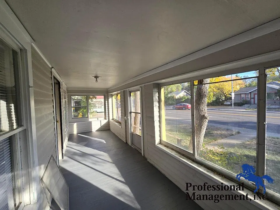 2 bed, 1.0 bath, $1,495 — Photo 2