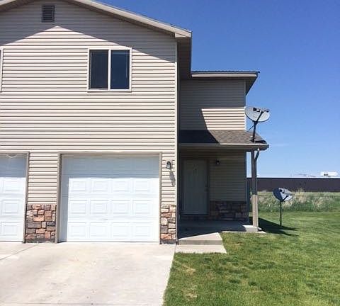 3rd image of 145 Opal Ct APT B