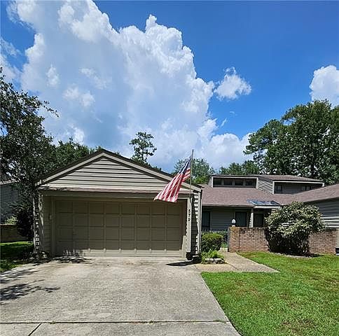 1st image of 579 Beau Chene Dr
