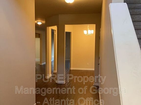 2nd image of 156 Sunland Blvd