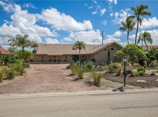 2537 Kings Lake Blvd, Naples, FL 34112