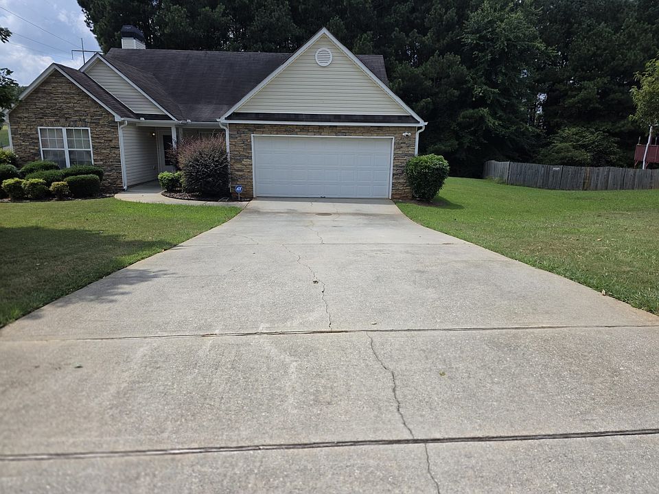 1st image of 284 Rockingham Dr #284