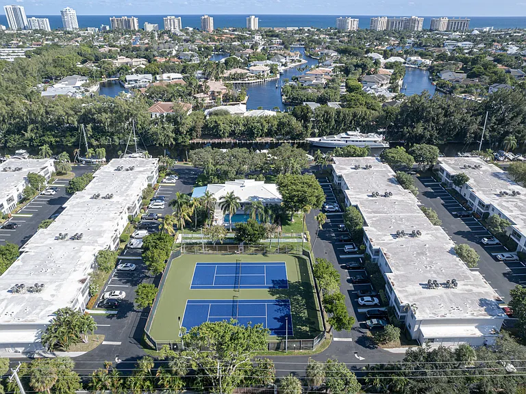 6429 Bay Club Dr #3 — Photo 35