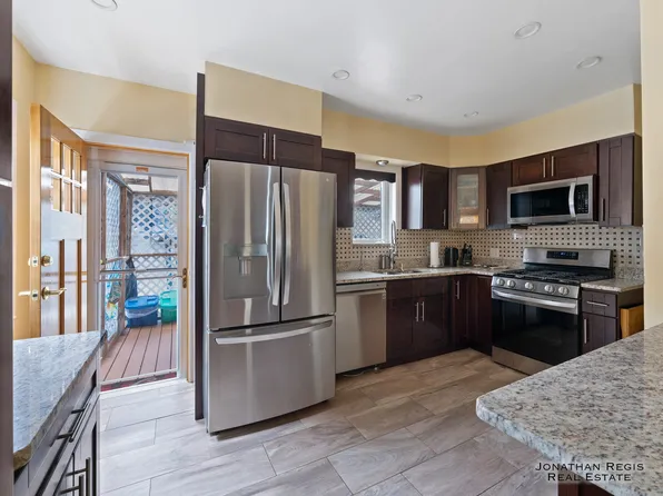 224-25 Edmore Avenue image 2 of 11