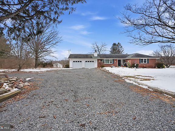 2nd image of 1577 Harbourton Rocktown Rd
