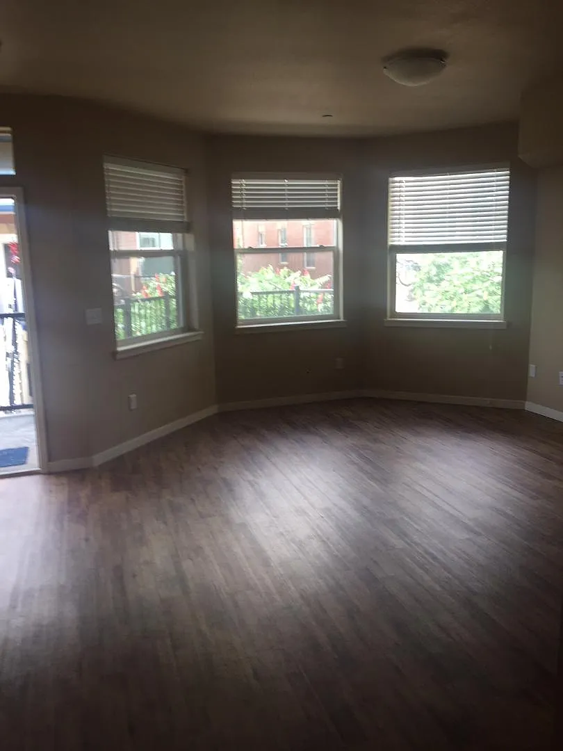 2 bed, 875 sqft, $1,695 — Photo 4