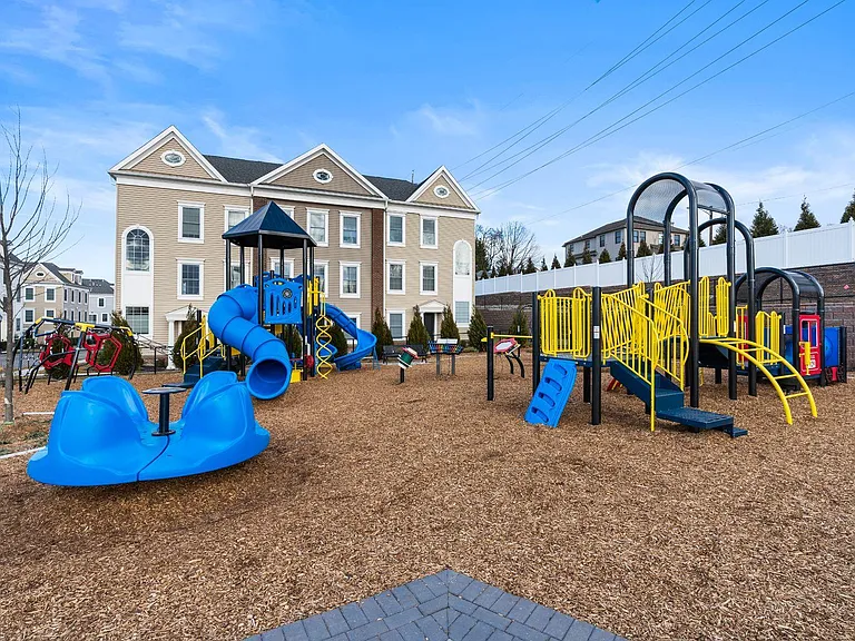 106 Truman Dr — Photo 34