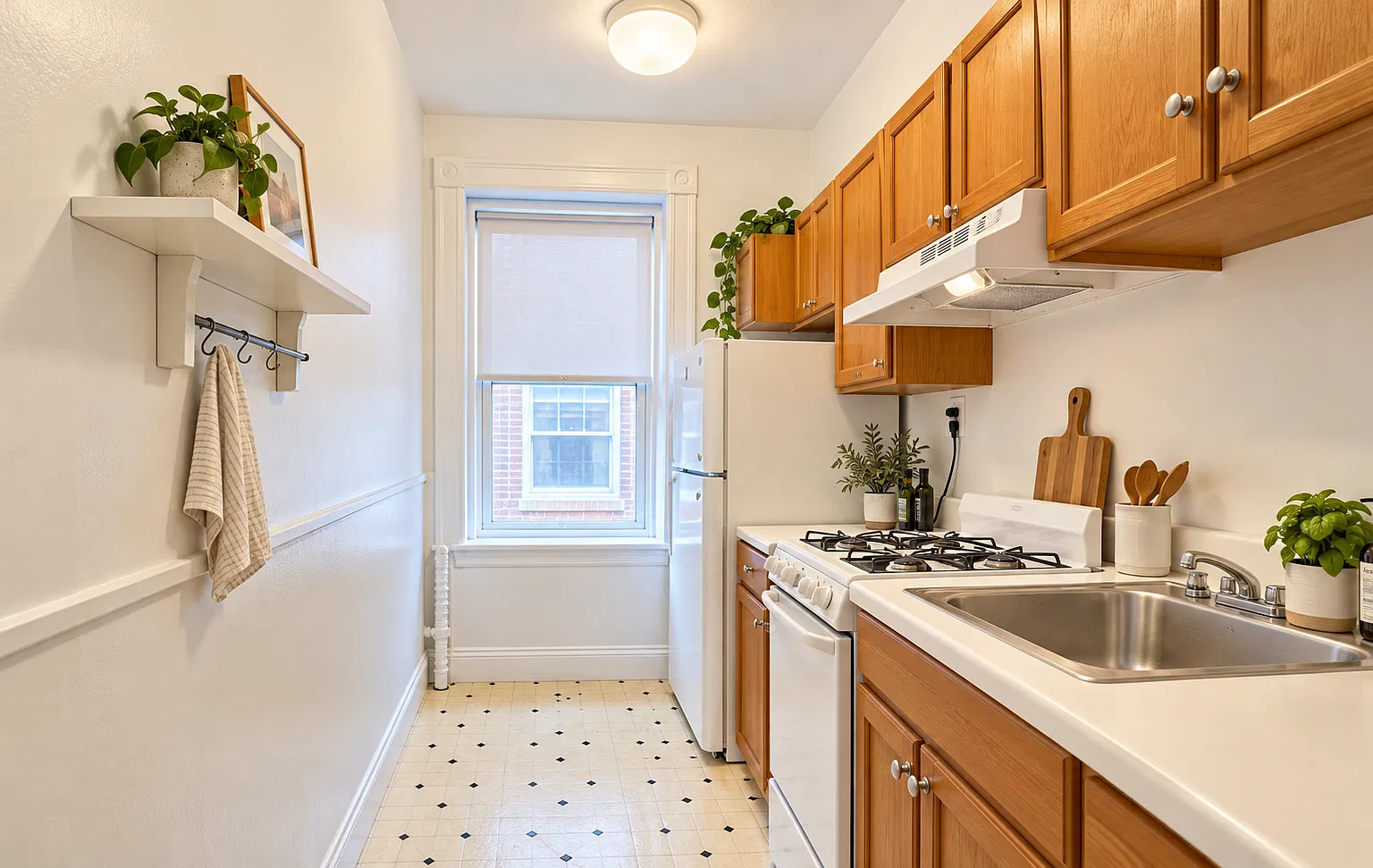 2 bed, 700 sqft, $3,295 — Photo 3