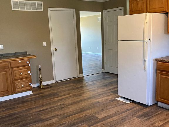 4th image of 8860 Briarwood Dr