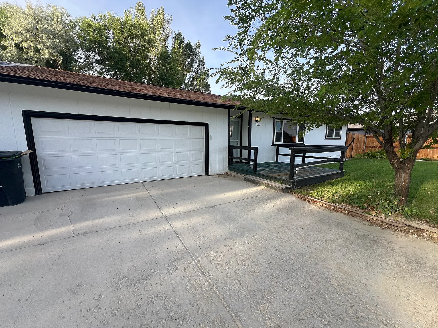 2 bed, 1.5 bath, 946 sqft, $1,300 — Photo 2