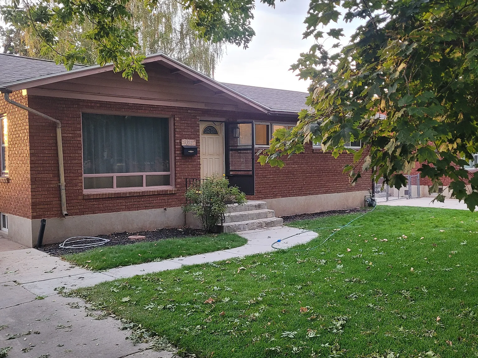 3325 Fowler Ave — Photo 1