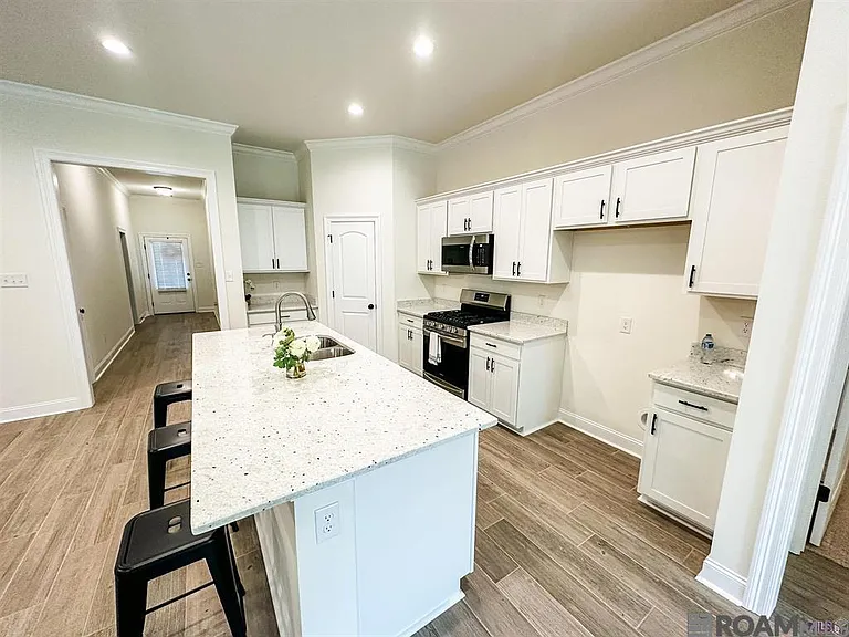 10904 Maitland Ave — Photo 4