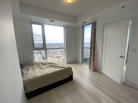 2nd image of 318 Richmond St W #3011