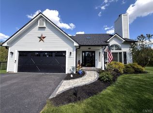 1413 Creek Point, Farmington, NY 14425