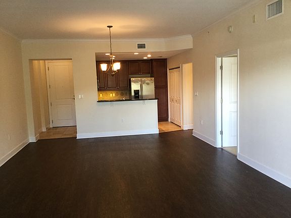 4th image of 2305 Edgewater Dr #1202