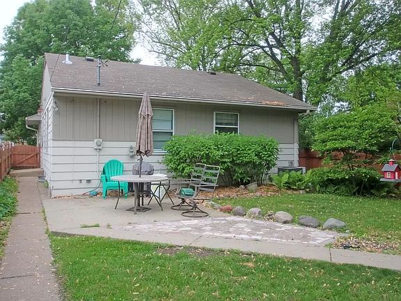 2nd image of 2177 Scheffer Ave
