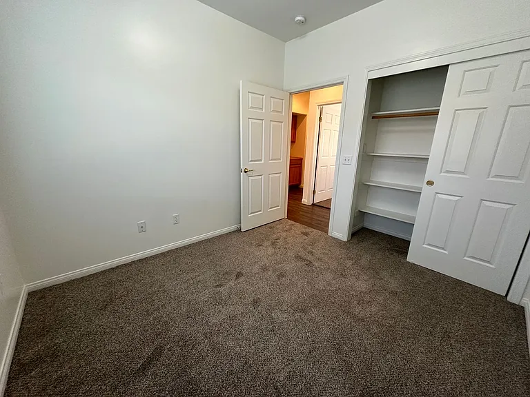 706 Orchid Dr — Photo 33