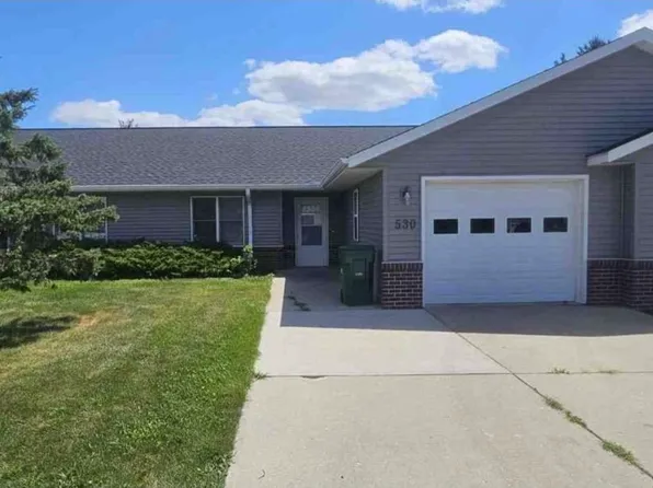 530 Golden Grove Dr #18, Evansville, WI 53536