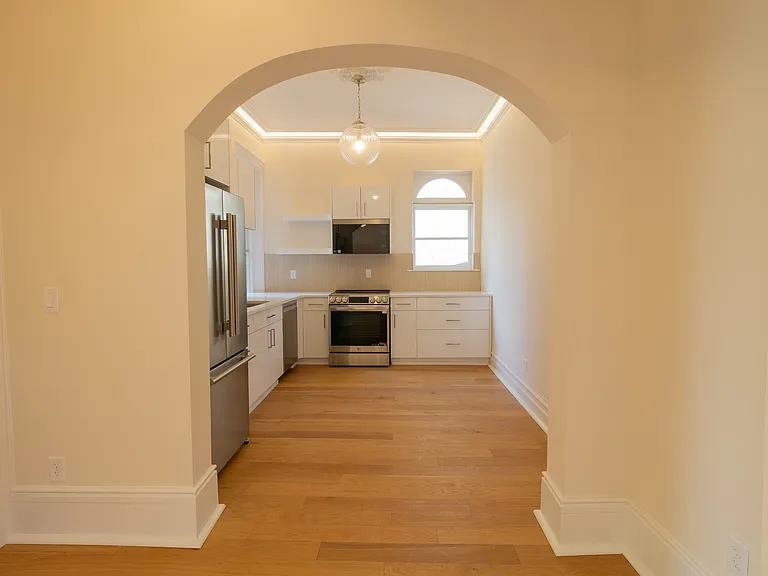 17 N Pearl St #3 — Photo 3
