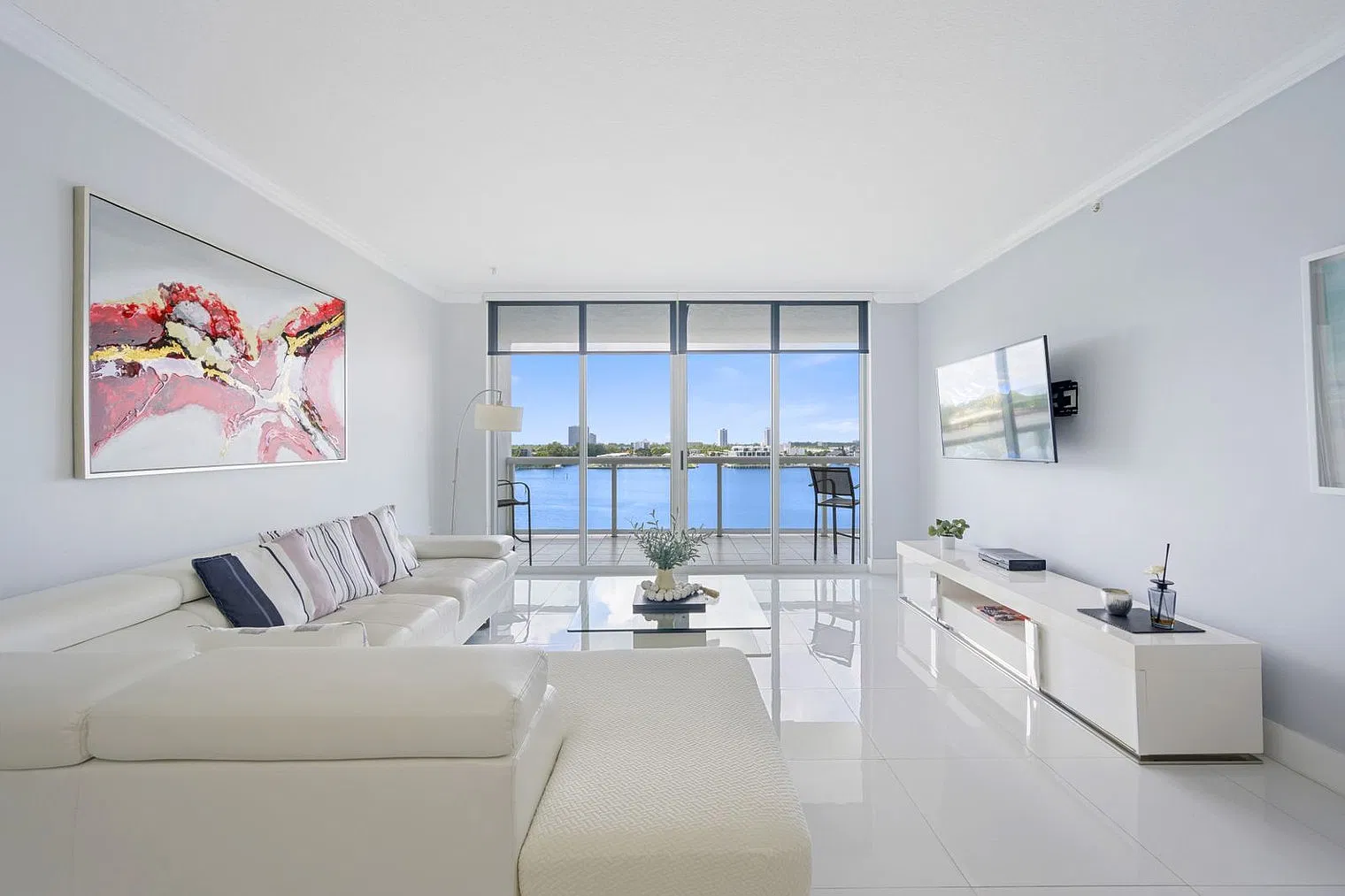 2 bed, 2.0 bath, 1302 sqft, $9,638 — Photo 2